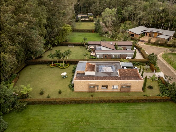 Casa de 5 alcobas en venta en Llano Grande, Rionegro, 400 m² · foto 6 de 24