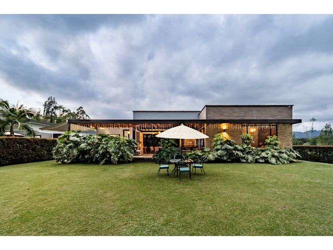 Casa de 5 alcobas en venta en Llano Grande, Rionegro, 400 m² · foto 9 de 24