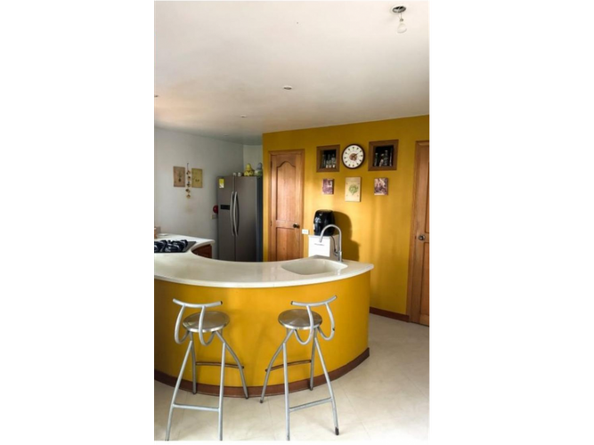 Casa de 5 alcobas en venta en Sabaneta Real, Medellín, 360 m² · foto 2 de 11