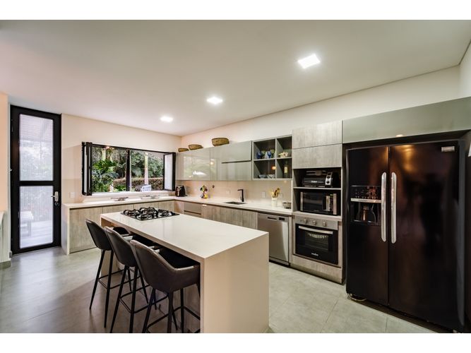 Casa de 5 alcobas en venta en Llano Grande, Rionegro, 400 m² · foto 11 de 24