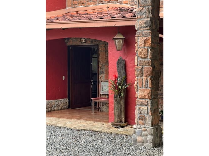 Casa de 3 alcobas en venta en El Retiro, 200 m² · foto 14 de 18