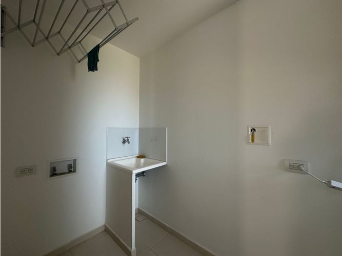 Apartamento de 2 alcobas en venta en Barro Blanco, Rionegro, 73 m² · foto 6 de 15