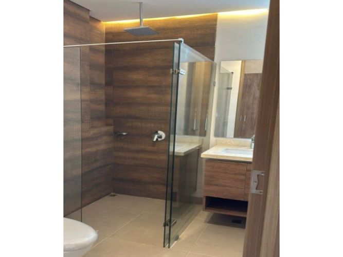 Apartamento de 2 alcobas en venta en Llano Grande, Rionegro, 138 m² · foto 4 de 7