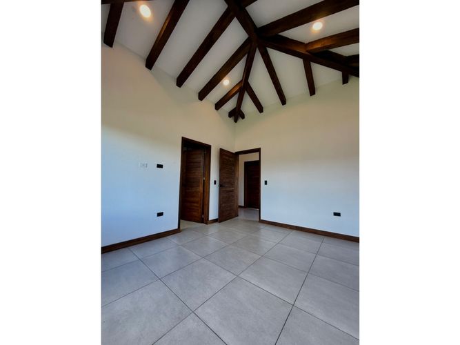 Casa de 4 alcobas en venta en El Carmen De Viboral, El Carmen de Viboral, 360 m² · foto 4 de 16