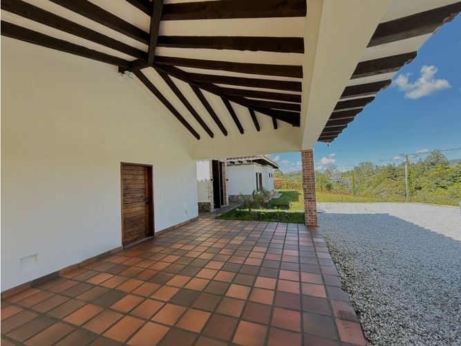 Casa de 4 alcobas en venta en El Carmen De Viboral, El Carmen de Viboral, 360 m² · foto 6 de 16