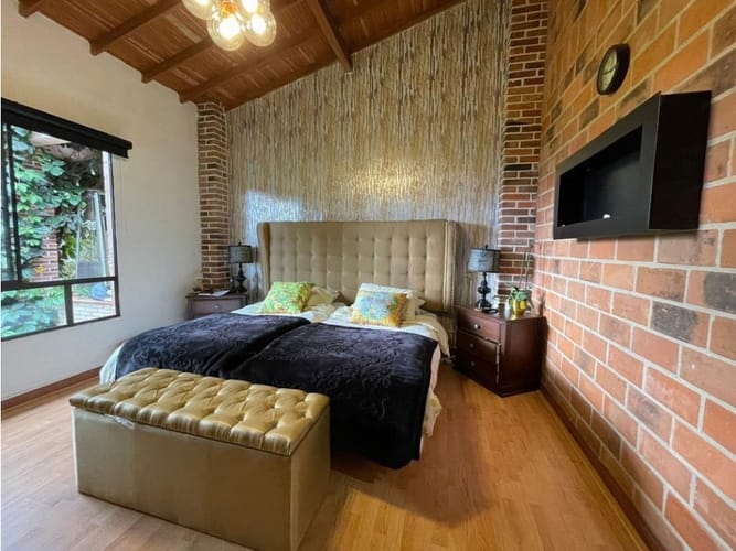 Casa de 6 alcobas en venta en El Chocho, Envigado, 550 m² · foto 2 de 20