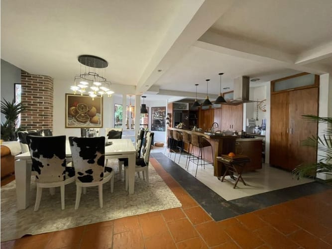 Casa de 6 alcobas en venta en El Chocho, Envigado, 550 m² · foto 13 de 20