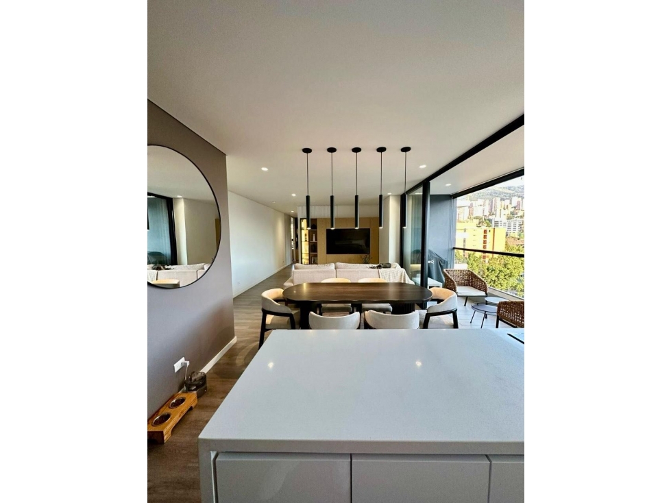 Apartamento en venta en El Poblado, Medellín · foto 3 de 24