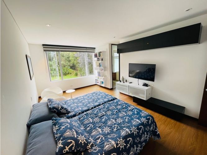 Casa de 5 alcobas en venta en Vía Las Palmas, Envigado, 500 m² · foto 3 de 16