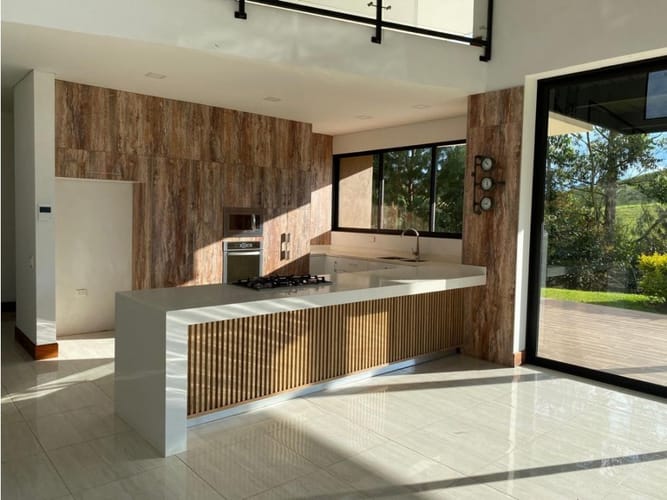 Casa de 3 alcobas en venta en El Carmen De Viboral, El Carmen de Viboral, 400 m² · foto 3 de 11