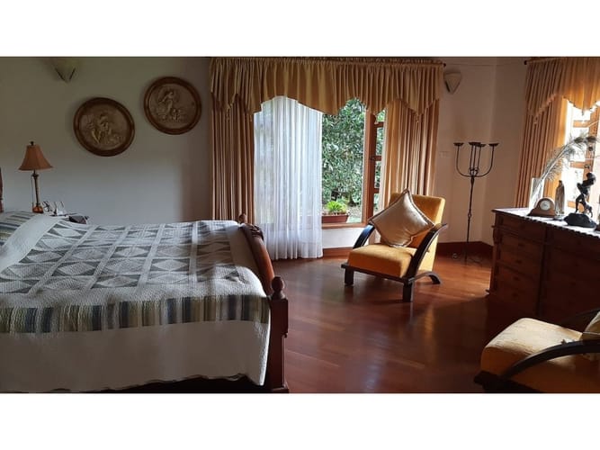 Casa de 5 alcobas en venta en Llano Grande, Rionegro, 1815 m² · foto 3 de 7