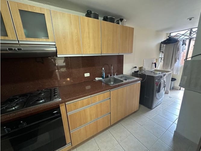 Apartamento de 3 alcobas en venta en San Lucas, Medellín, 98 m² · foto 16 de 24