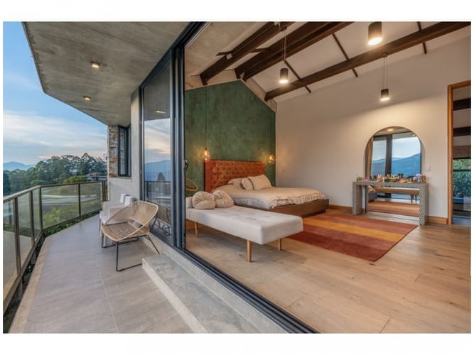 Casa de 4 alcobas en venta en Escobero, Envigado, 404 m² · foto 4 de 24