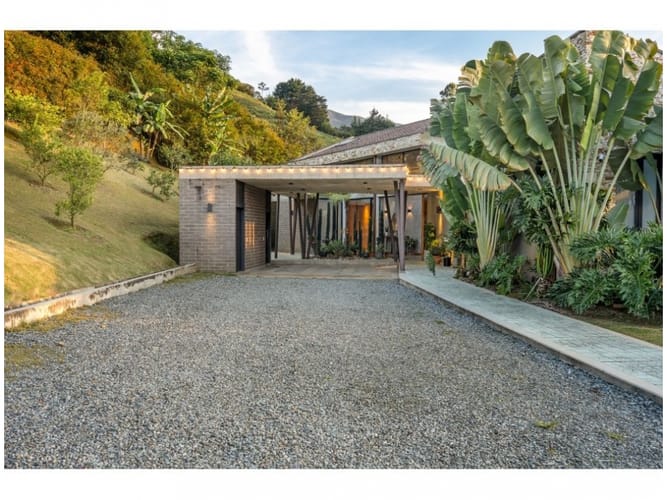 Casa de 4 alcobas en venta en Escobero, Envigado, 404 m² · foto 6 de 24