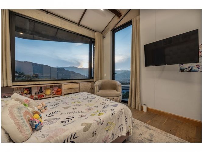 Casa de 4 alcobas en venta en Escobero, Envigado, 404 m² · foto 7 de 24