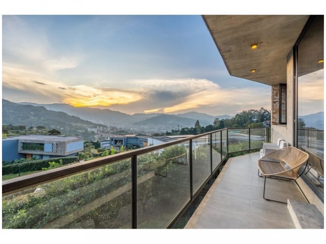 Casa de 4 alcobas en venta en Escobero, Envigado, 404 m² · foto 8 de 24