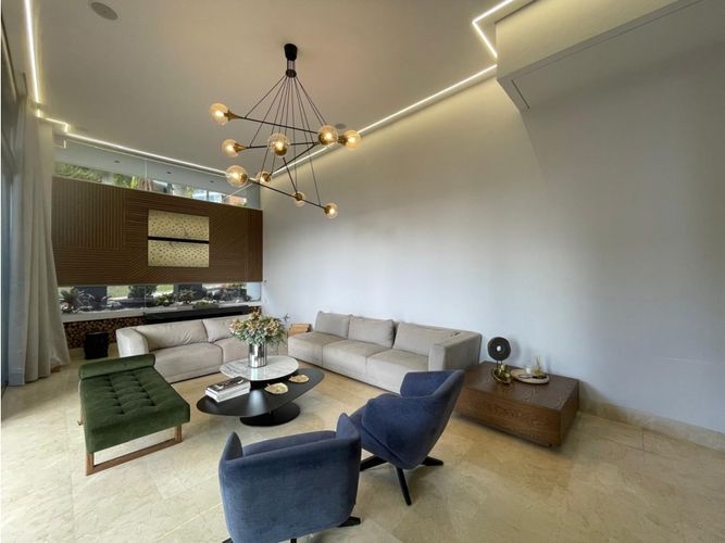 Casa de 5 alcobas en venta en Altos Del Poblado, Medellín, 680 m² · foto 4 de 24