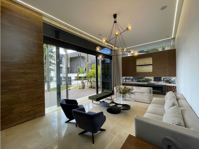 Casa de 5 alcobas en venta en Altos Del Poblado, Medellín, 680 m² · foto 5 de 24