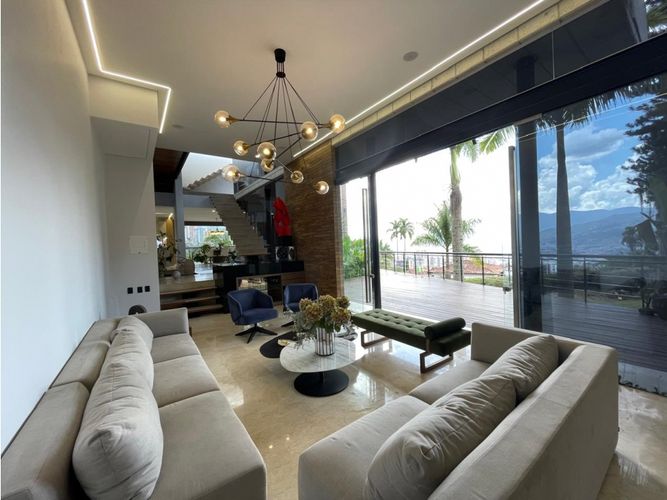 Casa de 5 alcobas en venta en Altos Del Poblado, Medellín, 680 m² · foto 6 de 24
