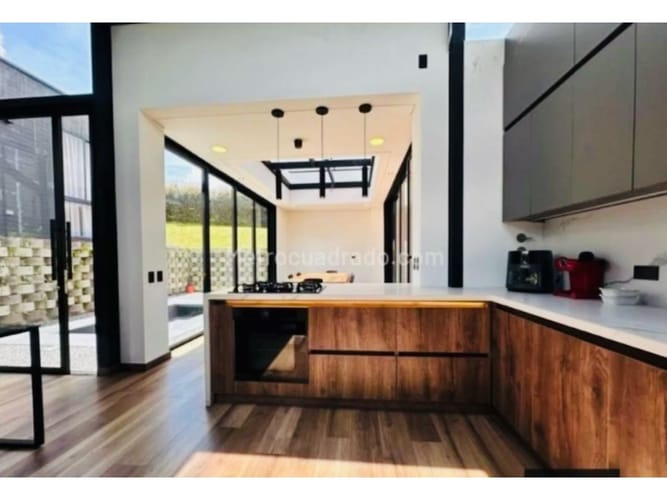 Casa de 3 alcobas en venta en Las Palmas, Envigado, 175 m² · foto 4 de 17