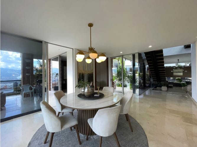 Casa de 5 alcobas en venta en Altos Del Poblado, Medellín, 680 m² · foto 10 de 24