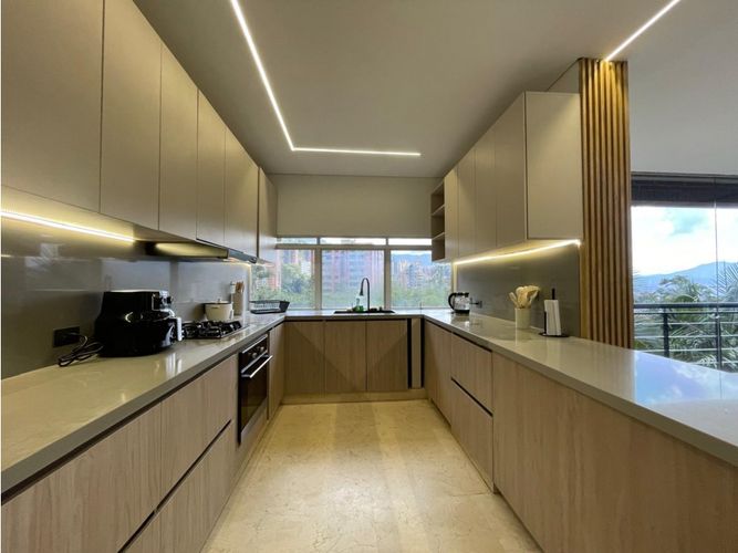 Casa de 5 alcobas en venta en Altos Del Poblado, Medellín, 680 m² · foto 23 de 24