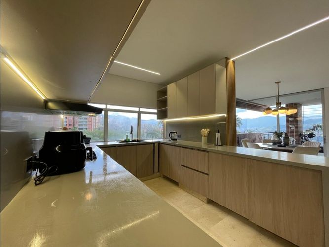 Casa de 5 alcobas en venta en Altos Del Poblado, Medellín, 680 m² · foto 24 de 24