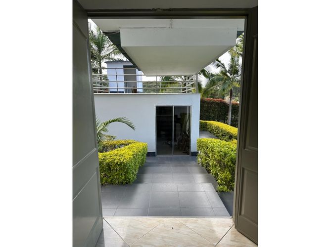Casa de 4 alcobas en venta en El Porvenir, Rionegro, 314 m² · foto 5 de 16