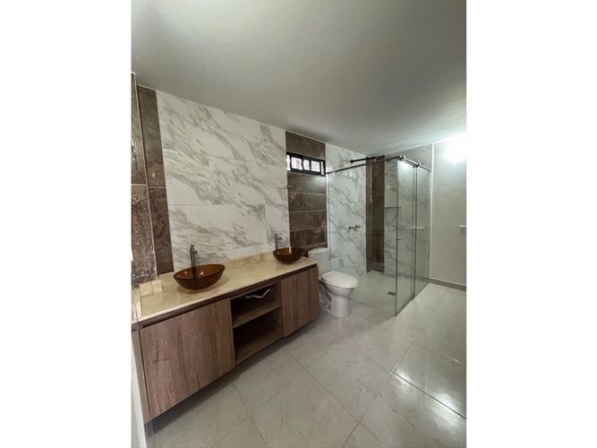 Casa de 4 alcobas en venta en El Porvenir, Rionegro, 314 m² · foto 16 de 16