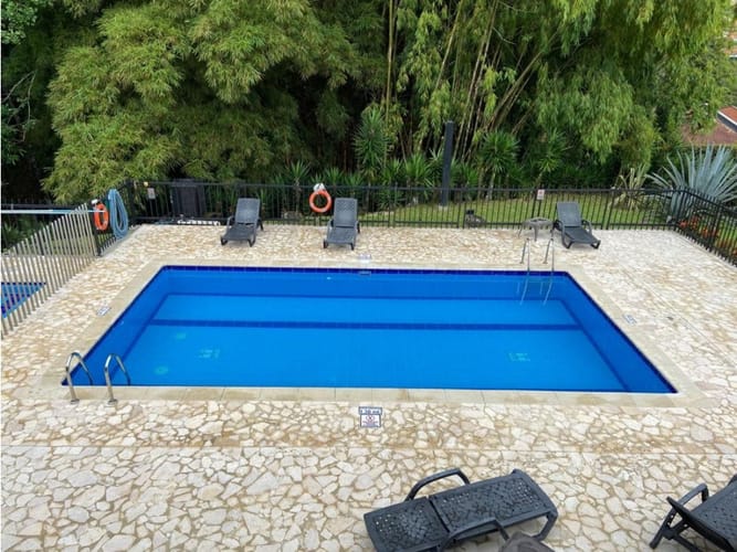 Casa de 3 alcobas en venta en Loma Benedictinos, Envigado, 220 m² · foto 19 de 23