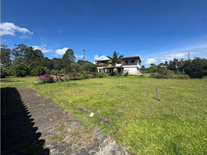 Casa de 6 alcobas en venta en Llano Grande, Rionegro, 350 m² · foto 4 de 8