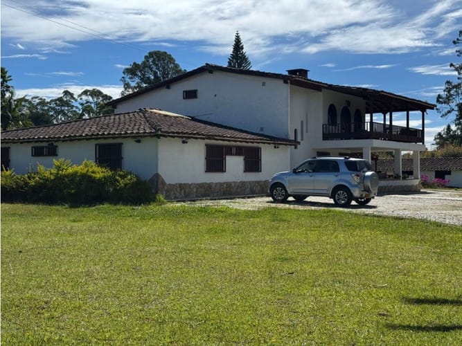 Casa de 6 alcobas en venta en Llano Grande, Rionegro, 350 m² · foto 5 de 8