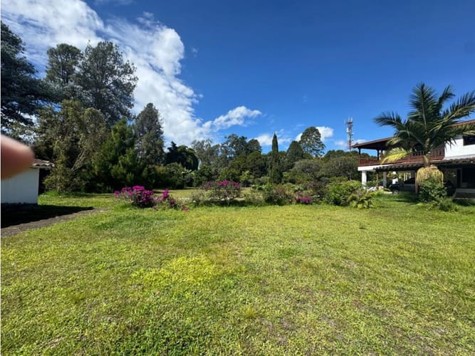 Casa de 6 alcobas en venta en Llano Grande, Rionegro, 350 m² · foto 6 de 8