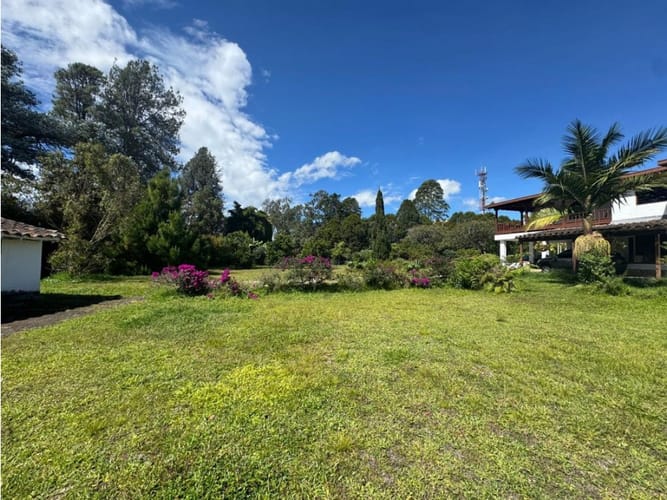 Casa de 6 alcobas en venta en Llano Grande, Rionegro, 350 m² · foto 7 de 8