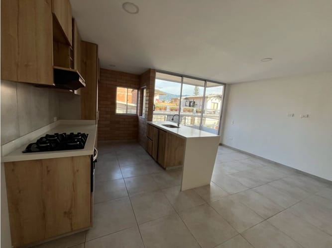 Apartamento de 3 alcobas en venta en Urbanizacion Arcoiris, Medellín, 105 m² · foto 3 de 24