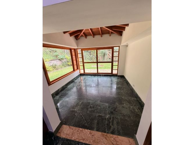 Casa de 6 alcobas en venta en La Calera, Medellín, 579 m² · foto 10 de 24