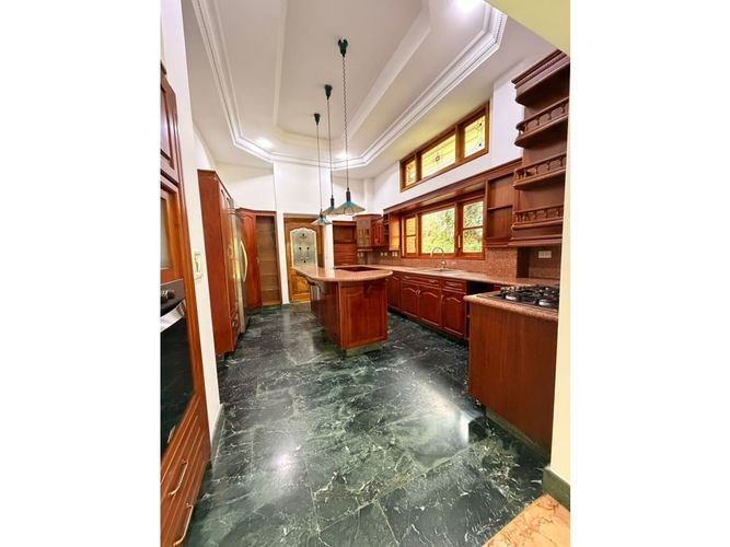 Casa de 6 alcobas en venta en La Calera, Medellín, 579 m² · foto 14 de 24