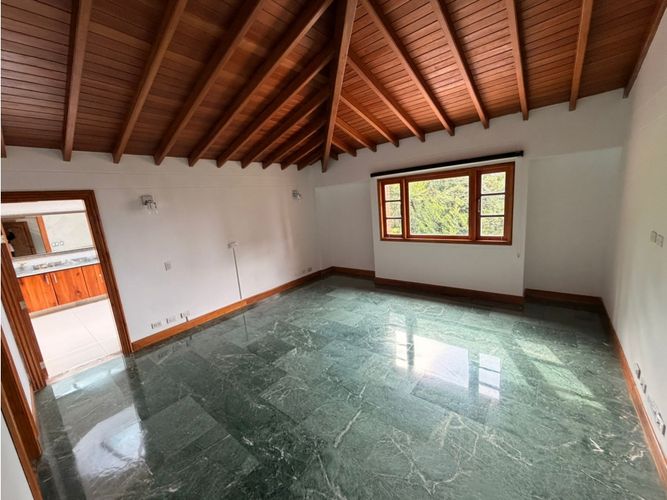 Casa de 6 alcobas en venta en La Calera, Medellín, 579 m² · foto 16 de 24