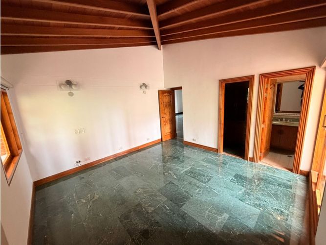 Casa de 6 alcobas en venta en La Calera, Medellín, 579 m² · foto 18 de 24