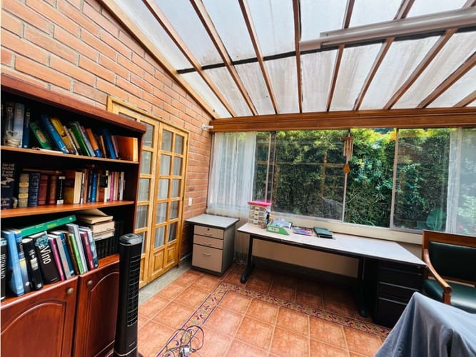 Casa de 3 alcobas en venta en San Lucas, Medellín, 350 m² · foto 3 de 22