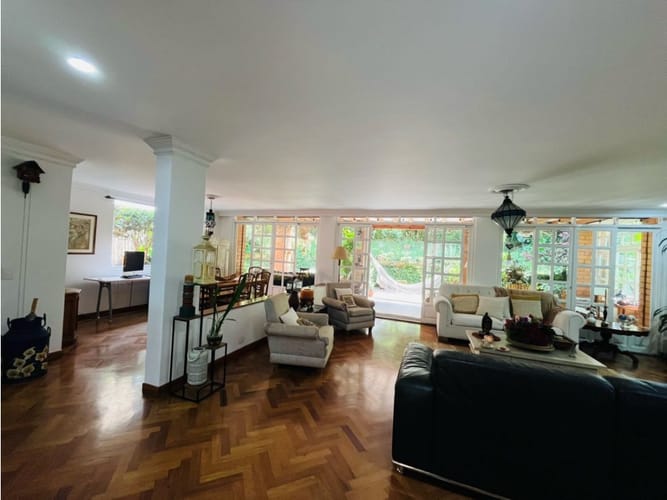 Casa de 3 alcobas en venta en San Lucas, Medellín, 350 m² · foto 4 de 22