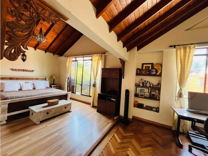 Casa de 3 alcobas en venta en San Lucas, Medellín, 350 m² · foto 7 de 22