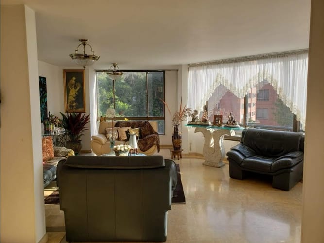Apartamento de 3 alcobas en venta en El Poblado, Medellín, 140 m² · foto 10 de 13