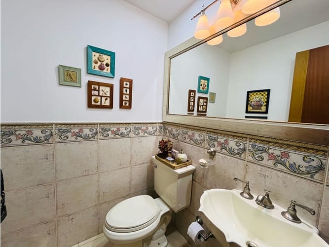Casa de 3 alcobas en venta en San Lucas, Medellín, 350 m² · foto 10 de 22