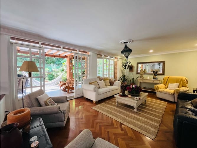 Casa de 3 alcobas en venta en San Lucas, Medellín, 350 m² · foto 11 de 22