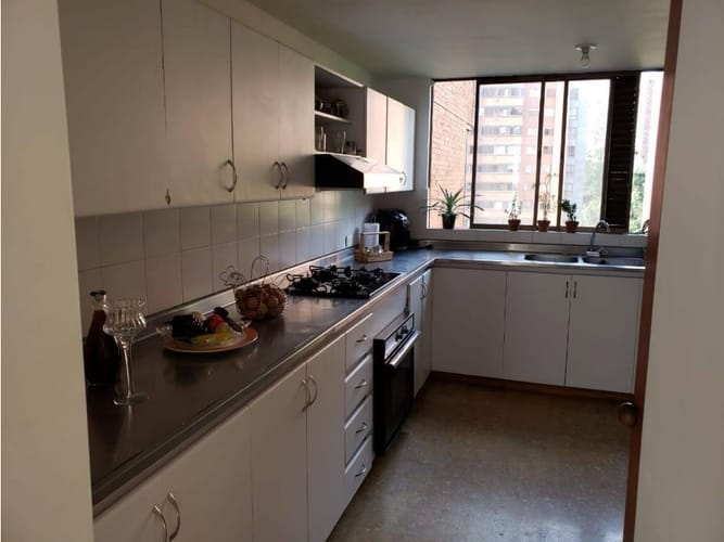 Apartamento de 3 alcobas en venta en El Poblado, Medellín, 140 m² · foto 12 de 13