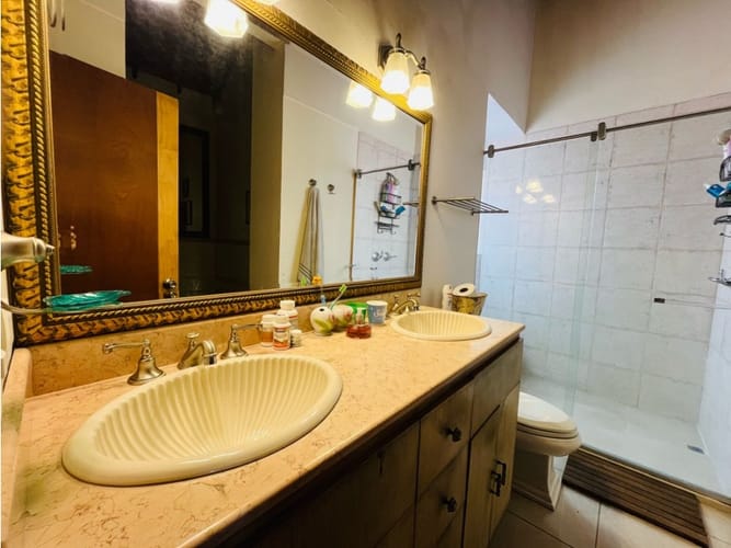 Casa de 3 alcobas en venta en San Lucas, Medellín, 350 m² · foto 22 de 22