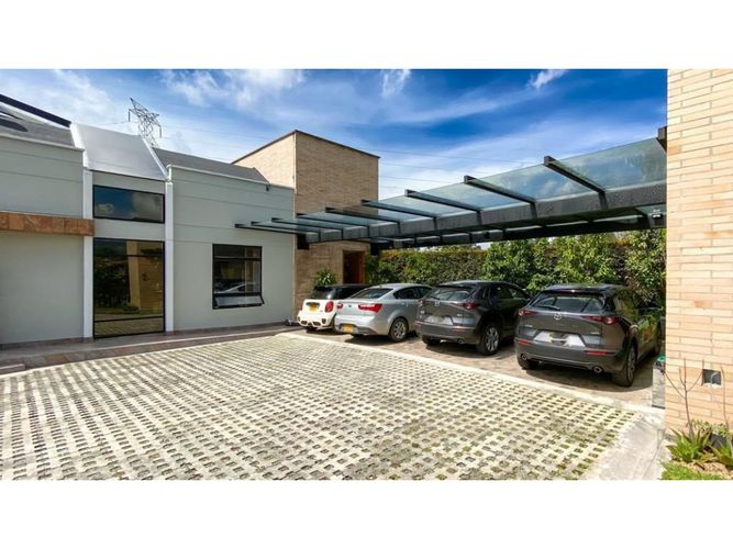 Casa de 4 alcobas en venta en Llano Grande, Rionegro, 500 m² · foto 7 de 14