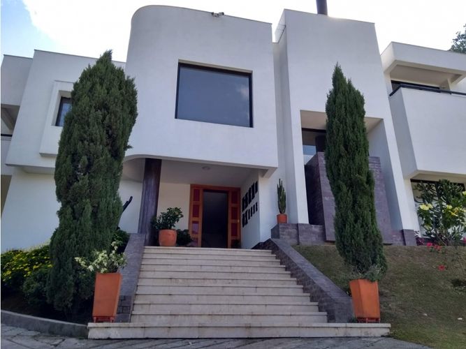 Casa de 5 alcobas en venta en Los Balsos, Medellín, 620 m² · foto 2 de 23