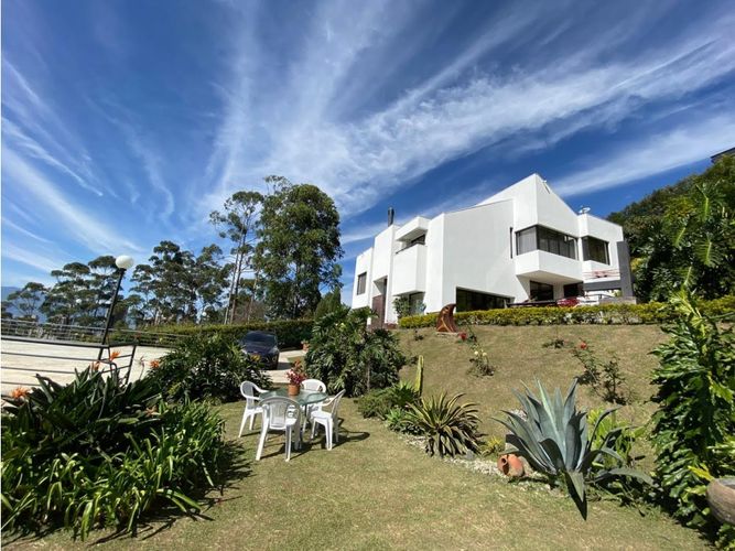 Casa de 5 alcobas en venta en Los Balsos, Medellín, 620 m² · foto 4 de 23